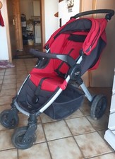 Britax B-Motion 4 Buggy in rot für eine komfortable Fahrt in Stadt und Land