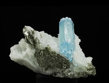 Aquamarin mit Alkali-Zonierung