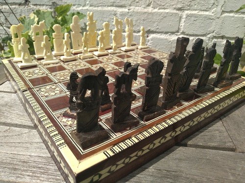 Handgefertigtes schachspiel - handgefertigtes,