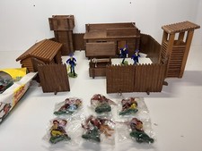 Vintage Holzfort mit Figuren(Viele noch in OVP) Selten und eine schöne Sache