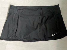Neuw. orig. Nike Tennisrock Rock mit Hose