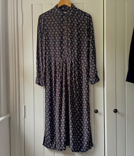 Toast kleid schwarz print midi - kleid,