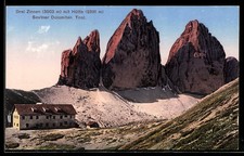 Drei Zinnen mit der Berghütte