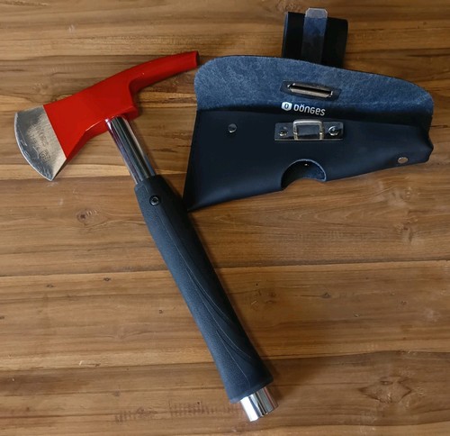 Feuerwehrbeil mit dreikant - mit,