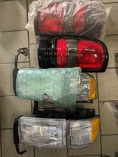 Dodge RAM 1994-2001 Scheinwerfer mit Blinkern Und Rückleuchten  Mopar NOS