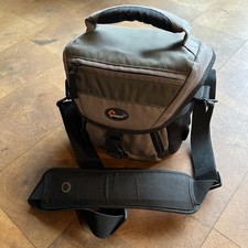 Fototasche Lowepro grau-schwarz mit Regencape, Innenwand und Schultergurt