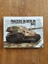 Panzers in Berlin 1945 + Karte
