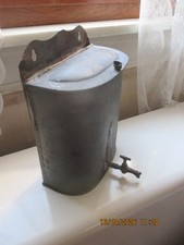 Altes Wasserbecken / Lavabo