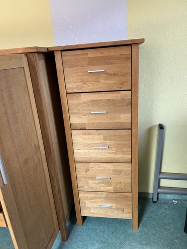 Kleiderschrankkommode mit