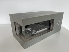 AUTOArt 1:18 Modellauto Mercedes C-Klasse Limousine Elegance 204 Obsidianschwarz