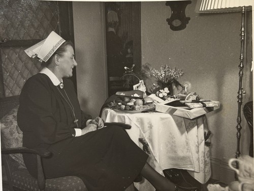 Foto rotkreuzschwester - ✚,