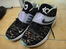 Nike KD 14 Schwarz Weiß (CW3935-001) Gr. 42,5