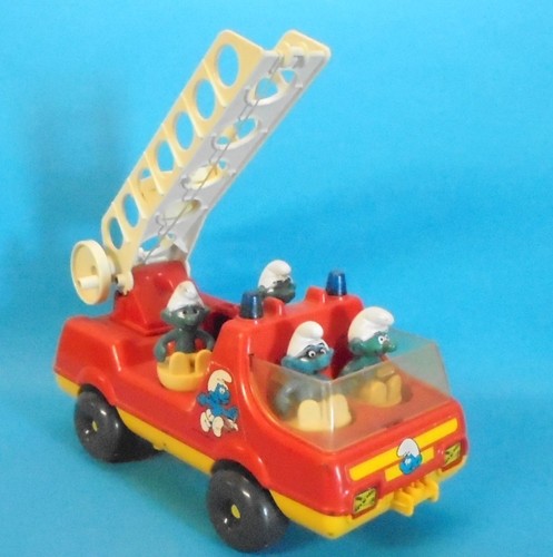 Schlumpf feuerwehrauto mit 4 - schlumpf,