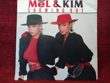 Mel & Kim, Showing out