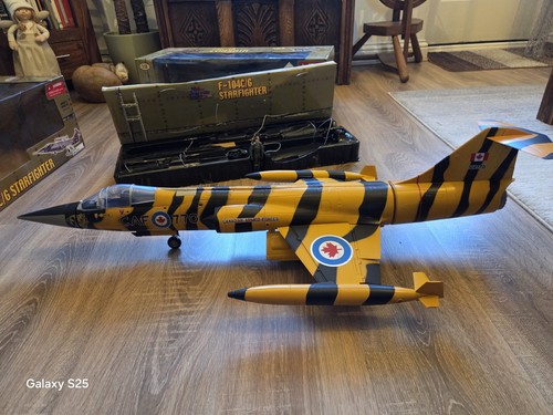 F 104 starfighter - ,