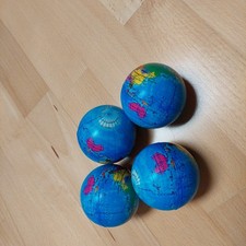 Neu 4 Stück unbenutzt Hundespielzeug Ball Hunde Kauen Apportierball Hundeball