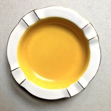 Zieraschenbecher gelb/weiß