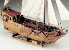Corel Goldene Yacht Modell