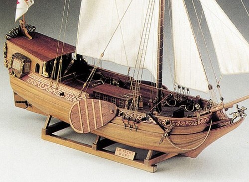 Corel goldene yacht - corel,