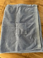 "Betz" Saunatuch Farbe Blau mit Klettverschluß und Tasche Unisex