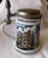 alter Bierkrug mit Zinndeckel
