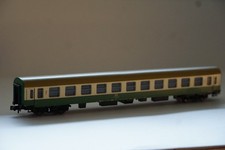 Arnold 3231, Personenwagen 2. Klasse (Halberstädter), 4-achsig, der DR, creme/gr