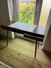 Unbenutzter Schreibtisch Neu