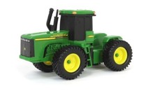 John Deere 4wd Traktor grün