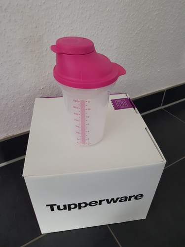 Tupperware shake shaker - tupperware,