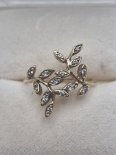 585 Goldring, Diamantring