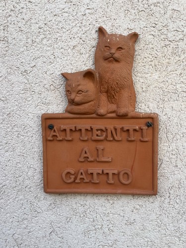 Terracotta schild attenti al - "attenti,
