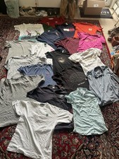 19 Oberteile Tshirts Vintage Paket Konvolut Adidas Reebok Hilfiger uvm.