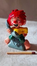 alte Schleich Figur Pumuckl Figur sitzt auf Telefon
