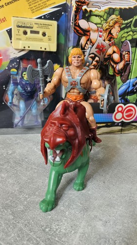 Man mit battle - mit, cat