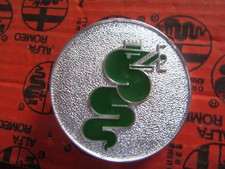 Alfa Romeo GT Bertone Emblem Schlange silber / grün rechts NEU 105216250000 