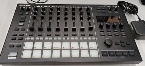 Roland 707 groovebox - mc-707,