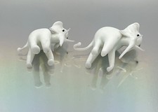 2 x Elefant - weißes Glas