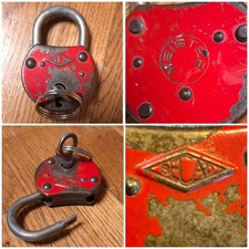 Altes Vorhängeschloss Meister