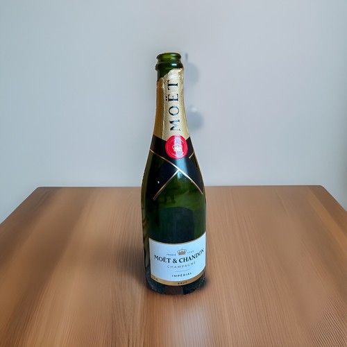 Leere moët chandon - &,