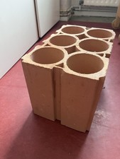 Ziegelstein, Weinstein, Weinflaschenaufbewahrung