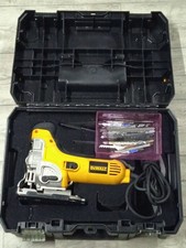 Dewalt Stichsäge DW333K -QS 701 Watt mit Koffer & Sägeblätter