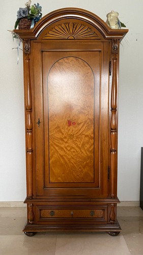 Schöner antiker massiver