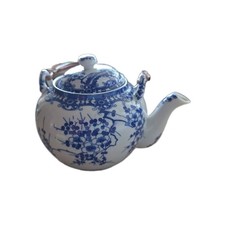 Teekanne mit Siebeinsatz aus Porzellan Blau-weiß mit Stempel Kirschblütenmotiv