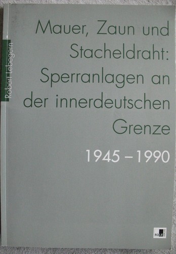 Mauer zaun und - mauer, stacheldraht