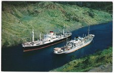 AK Enge Begegnung zweier  Handelsschiffe im Panamakanal, um 1964, unversandt