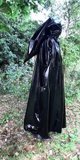 Lackcape Halloween lang Henkerscape Maske  Gugelkapuze  böser Mann Vinylcape 