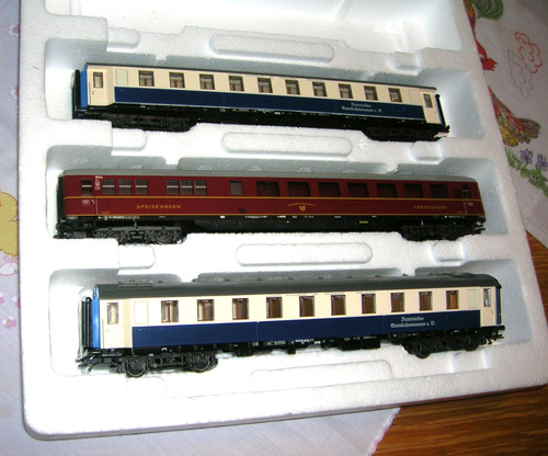 Aus zwei sets märklin - zwei,
