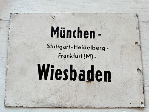 Altes metall zuglaufschild - metall,