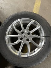 Alufelgen mit Winterreifen