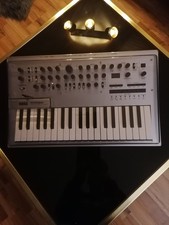 Korg - Minilogue - Analoger Synthesizer - + Decksaver - + Softcase (Tasche) 